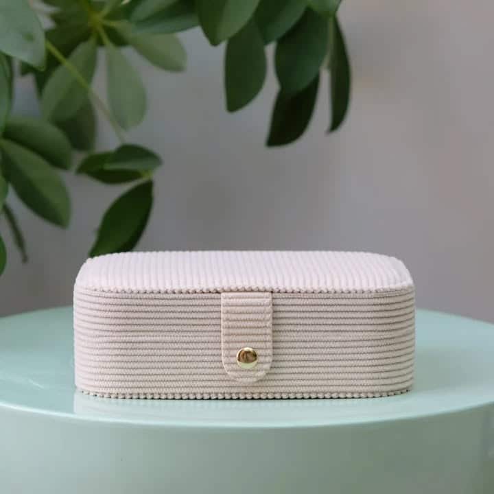 Pour la Saint Valentin pensez aux coffrets a bijoux 1 122176832966773078 - Concarneau Pour la Saint Valentin pensez aux coffrets a bijoux 1 122176832966773078 - Concarneau